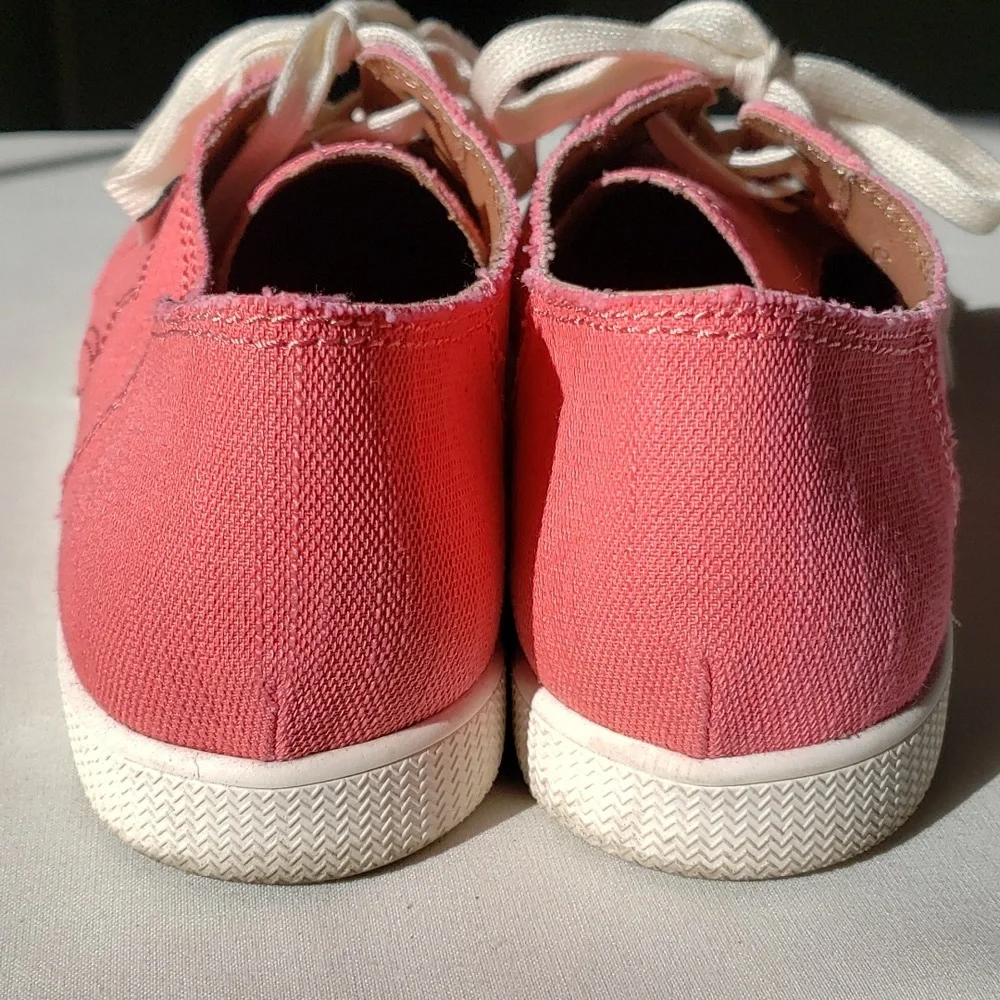 Women's size 10 Zodiac coral casual sneakers Shoes. Worn once